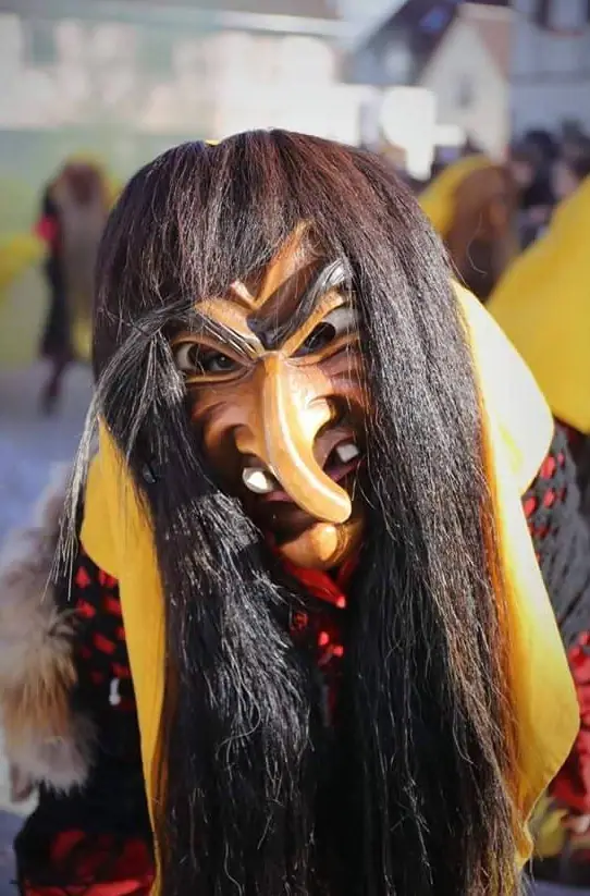 Nahaufnahme einer Schönbuch-Hex-Maske
