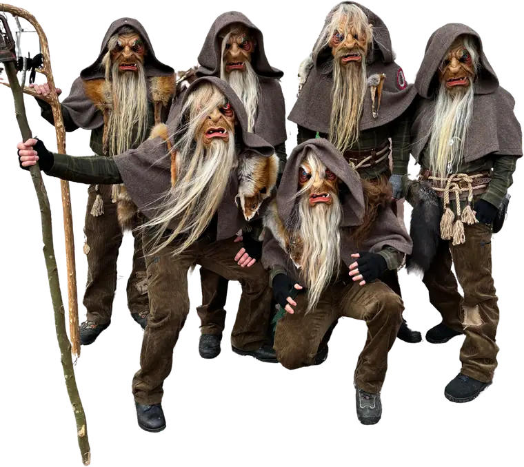 Gruppe der Quellwächter mit Holzmasken (Freisteller)
