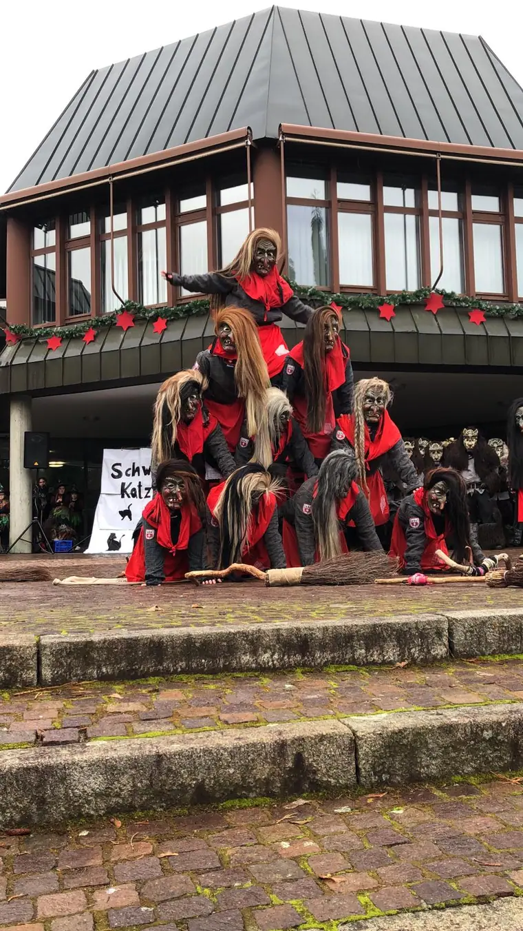 Hexenpyramide der Richtplatzhexen