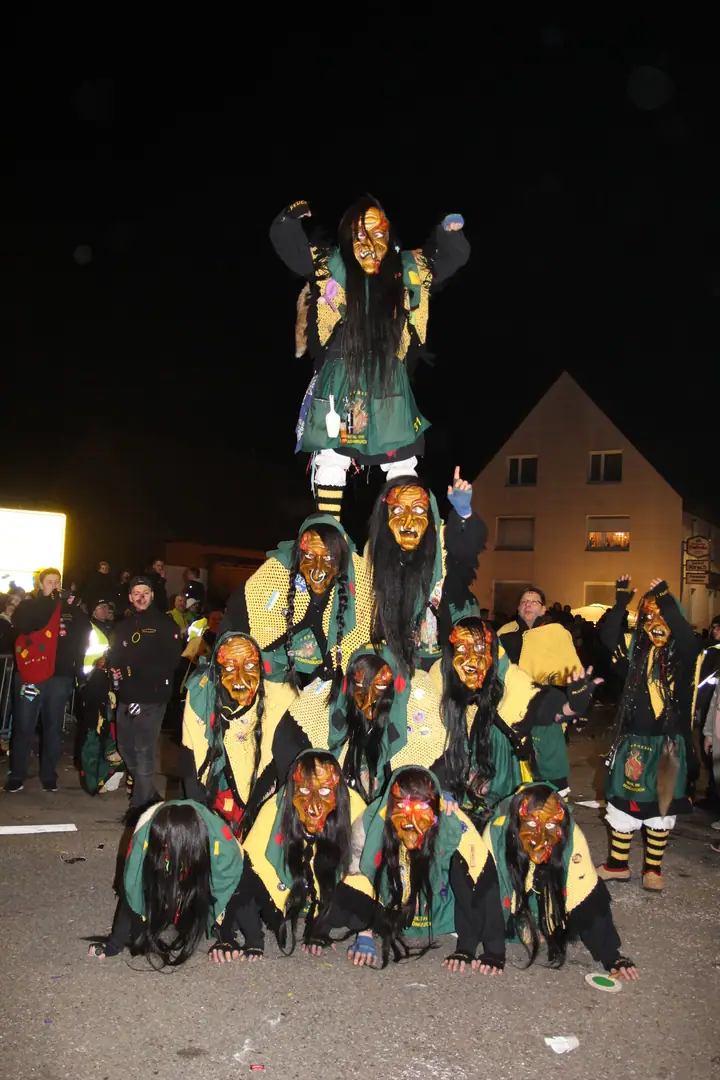 Hexenpyramide beim Nachtumzug
