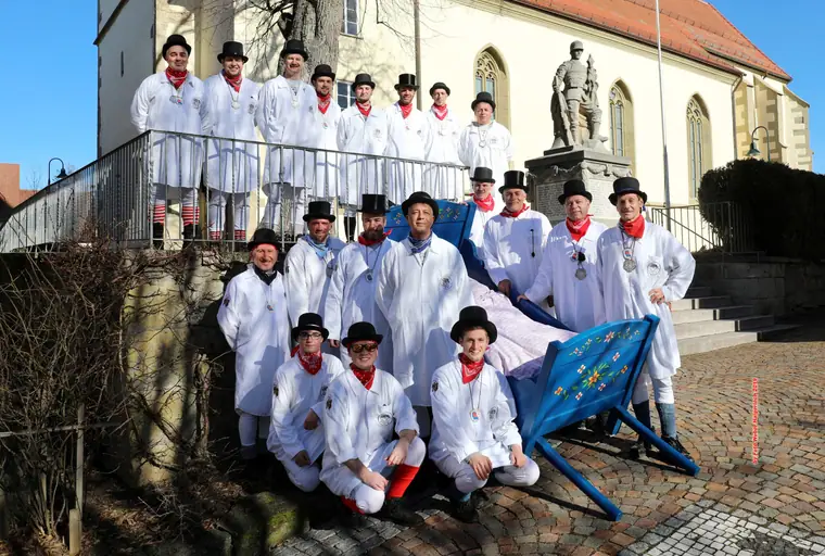 Bettträger mit dem leeren Bett