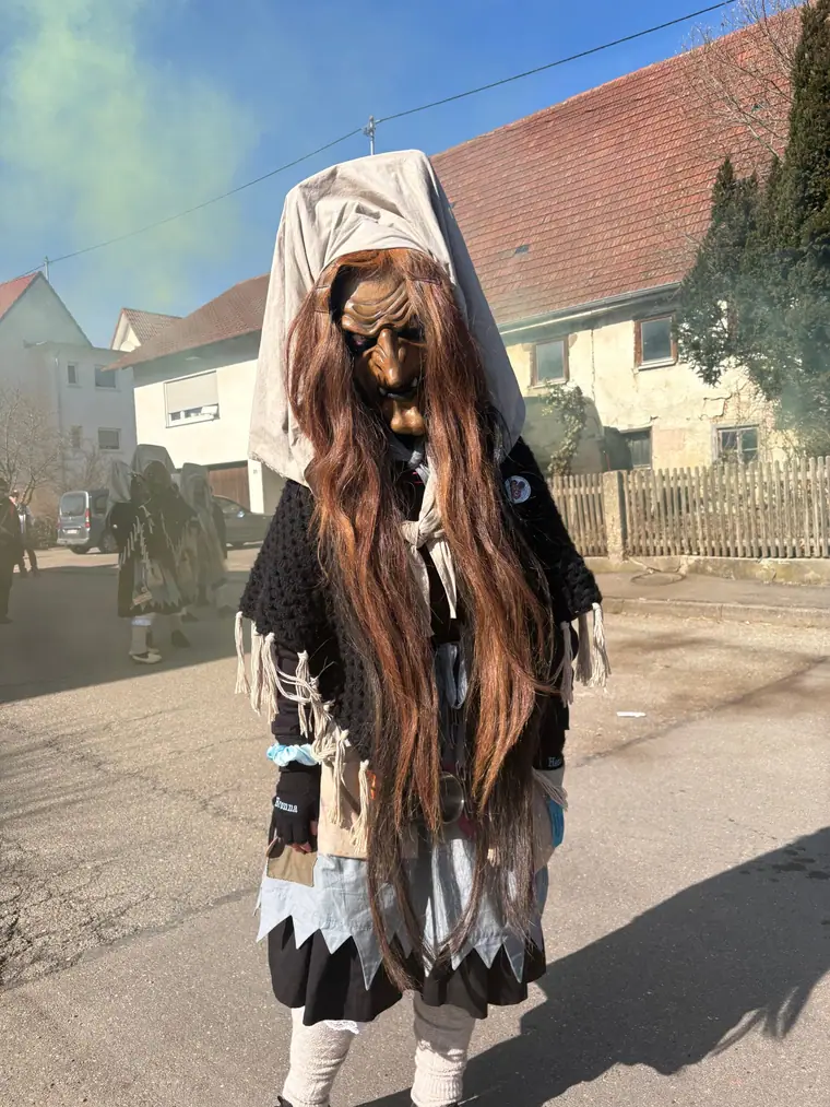 Bronna-Hexe beim Umzug