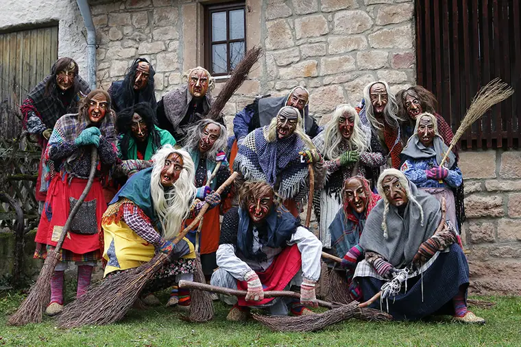 Gruppenbild der Hirschauer Hexen