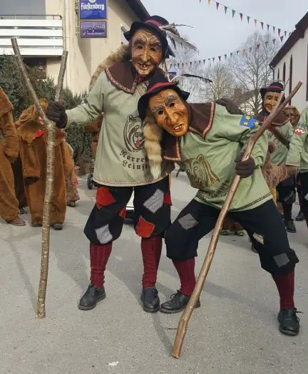 Bärentreiber mit Treiberstöcken