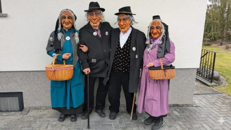 Brodesg'heckler-Gruppe in historischer Kleidung