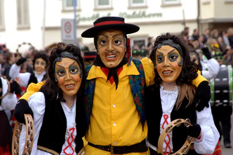 Maskenzigeuner mit Büttel