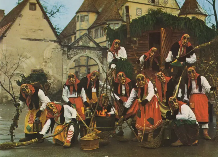 Das erste offizielle Hexenbild der Schloßhexen